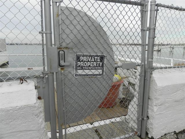 10 Pell Place, Bronx, NY 10464