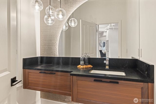 16340 Maplewild Avenue SW, Burien, WA 98166