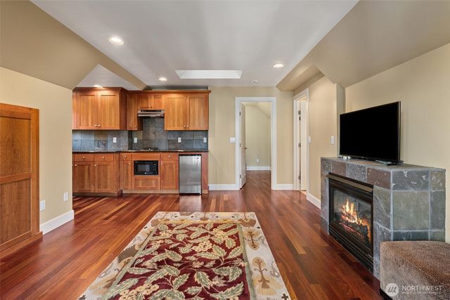 16340 Maplewild Avenue SW, Burien, WA 98166