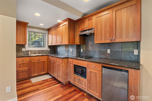 16340 Maplewild Avenue SW, Burien, WA 98166