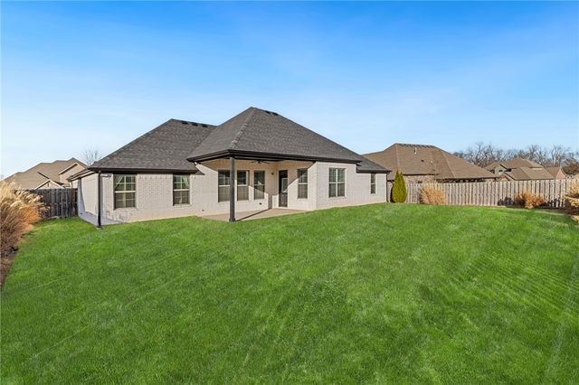 1210 Stoneybrook Lane, Bentonville, AR 72713