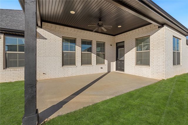 1210 Stoneybrook Lane, Bentonville, AR 72713