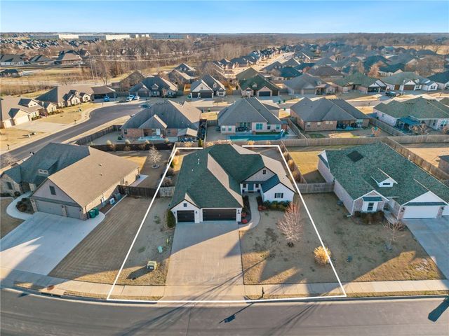 1210 Stoneybrook Lane, Bentonville, AR 72713