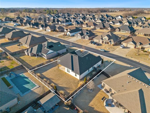 1210 Stoneybrook Lane, Bentonville, AR 72713