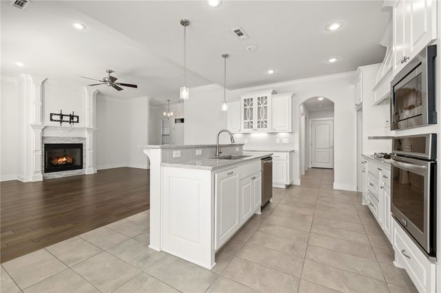 1210 Stoneybrook Lane, Bentonville, AR 72713