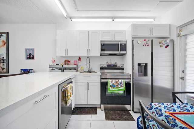 1101 NW 58th Terrace 111, Sunrise, FL 33313