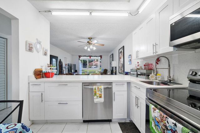 1101 NW 58th Terrace 111, Sunrise, FL 33313