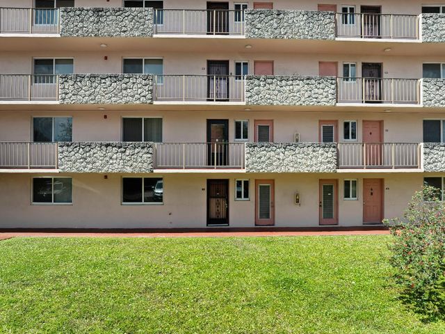 1101 NW 58th Terrace 111, Sunrise, FL 33313