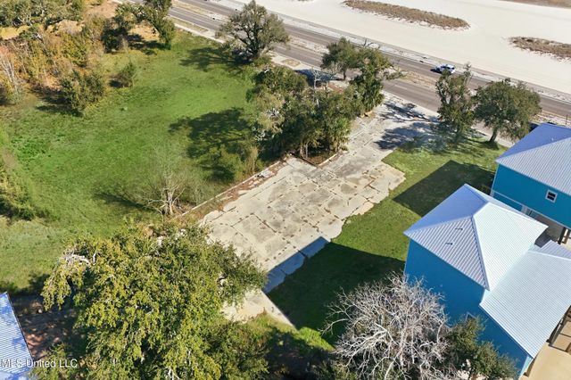 610 E Beach Boulevard, Long Beach, MS 39560