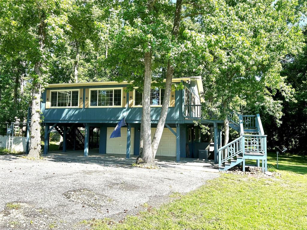 131 Southwood Shores Drive, Coldspring, TX 77331