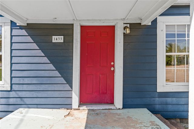 1433 N Garland Avenue, Fayetteville, AR 72703
