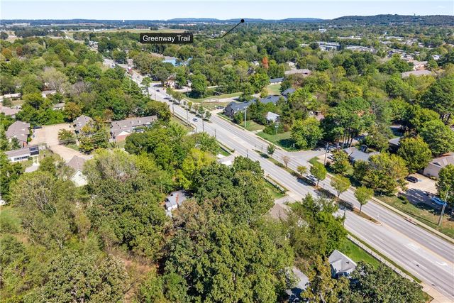 1433 N Garland Avenue, Fayetteville, AR 72703