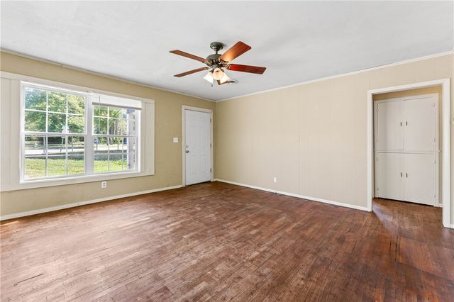 1433 N Garland Avenue, Fayetteville, AR 72703