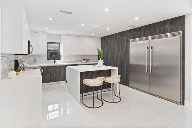 4951 SW 94th Way, Cooper City, FL 33328