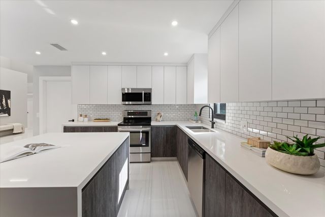 4951 SW 94th Way, Cooper City, FL 33328