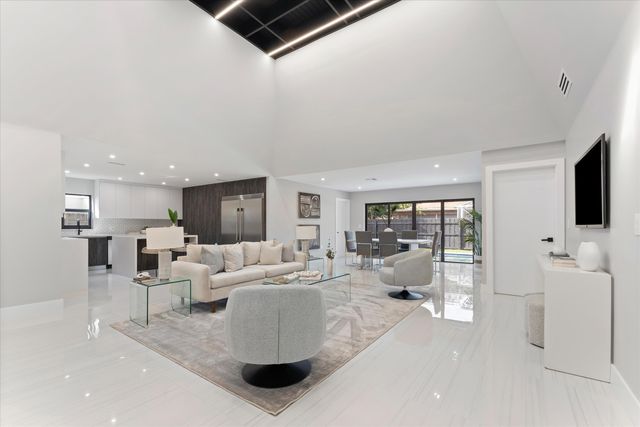 4951 SW 94th Way, Cooper City, FL 33328