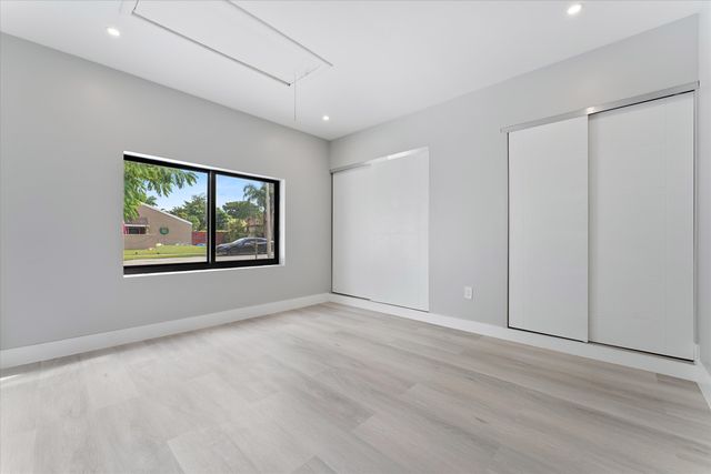 4951 SW 94th Way, Cooper City, FL 33328