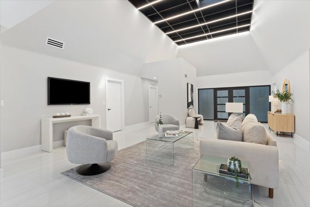 4951 SW 94th Way, Cooper City, FL 33328