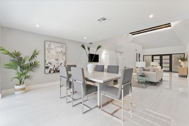 4951 SW 94th Way, Cooper City, FL 33328