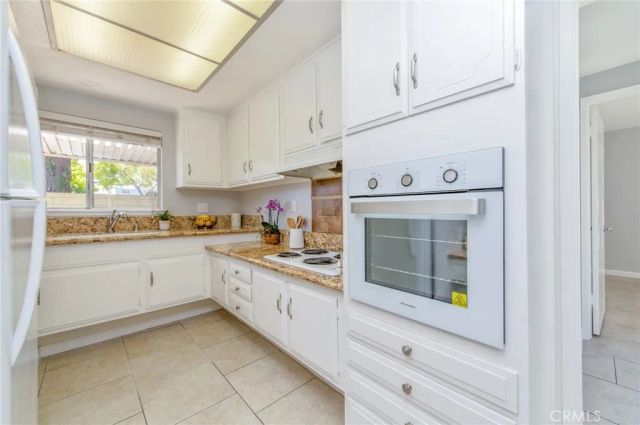 2264 Via Puerta B, Laguna Woods, CA 92637