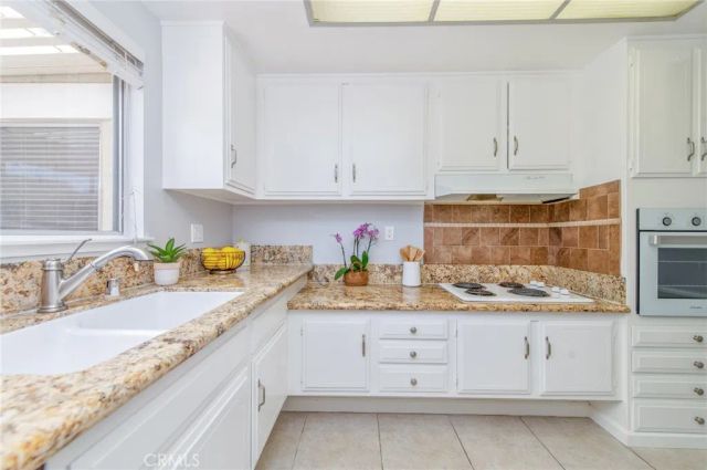 2264 Via Puerta B, Laguna Woods, CA 92637