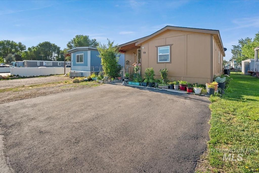 1410 W Flamingo Ave 79, Nampa, ID 83651 photo 2
