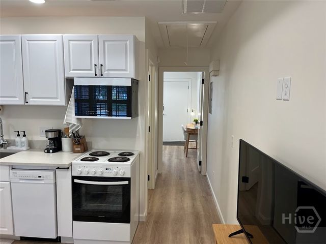 637 Columbus Drive B, Savannah, GA 31405