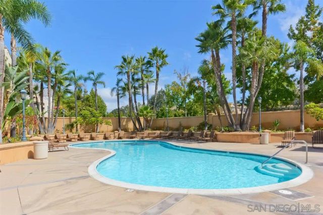 12368 Carmel Country Road 201, San Diego, CA 92130