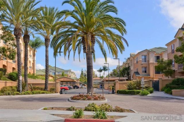 12368 Carmel Country Road 201, San Diego, CA 92130
