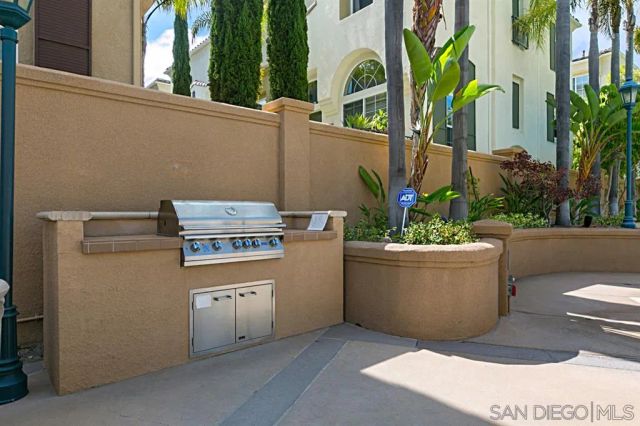 12368 Carmel Country Road 201, San Diego, CA 92130