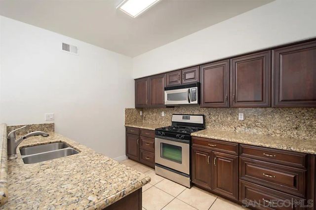 12368 Carmel Country Road 201, San Diego, CA 92130