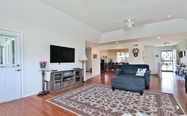 9209 Anthony Lane, Spring Grove, IL 60081