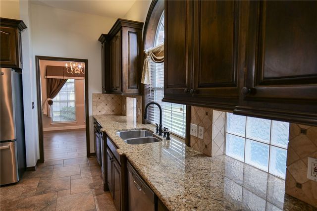 5131 High Bank Dr, Corpus Christi, TX 78413