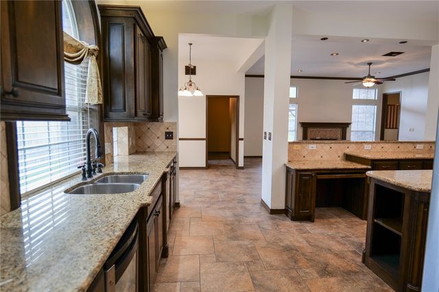 5131 High Bank Dr, Corpus Christi, TX 78413