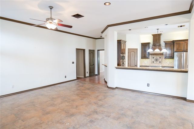 5131 High Bank Dr, Corpus Christi, TX 78413