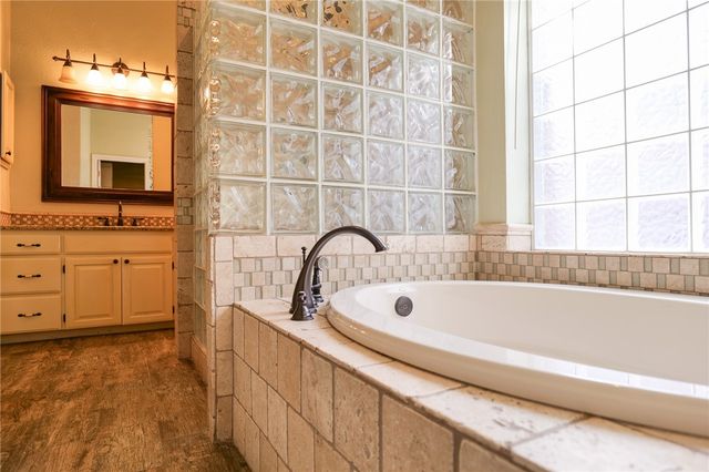 5131 High Bank Dr, Corpus Christi, TX 78413