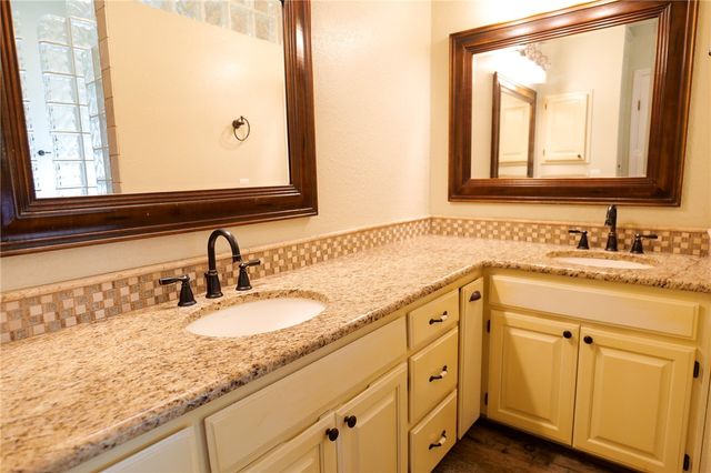 5131 High Bank Dr, Corpus Christi, TX 78413