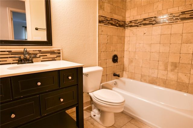 5131 High Bank Dr, Corpus Christi, TX 78413