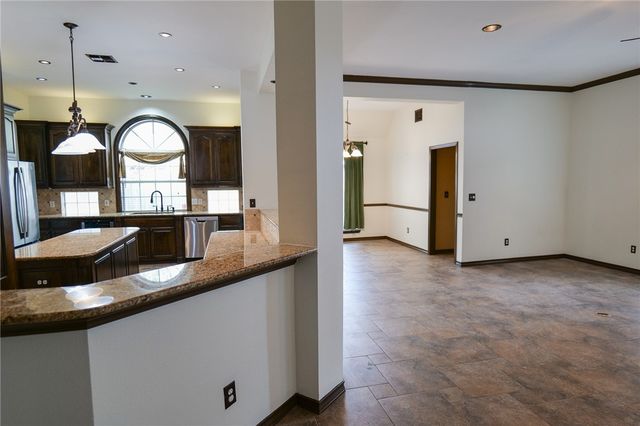 5131 High Bank Dr, Corpus Christi, TX 78413