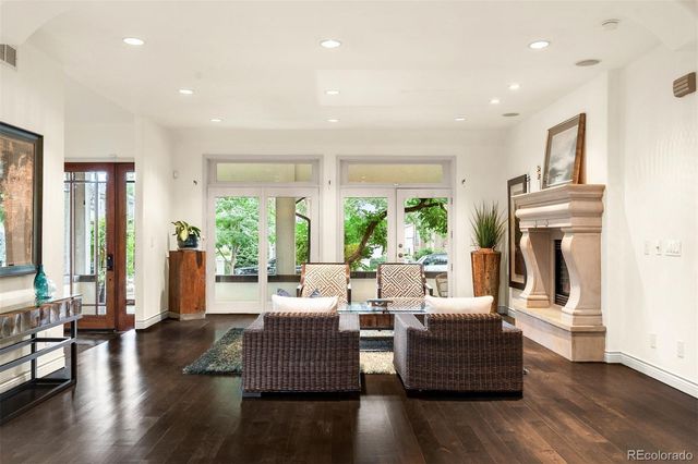 960 S High Street, Denver, CO 80209