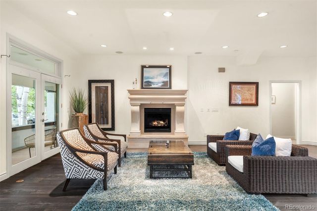 960 S High Street, Denver, CO 80209