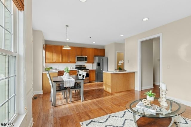 615 Maple Ct 615, Garwood Boro, NJ 07027