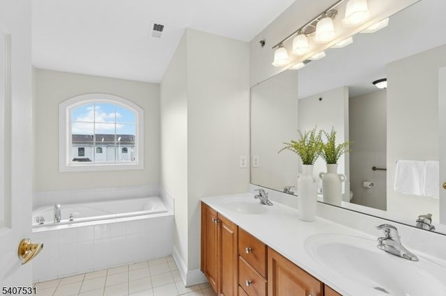 615 Maple Ct 615, Garwood Boro, NJ 07027