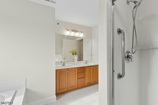 615 Maple Ct 615, Garwood Boro, NJ 07027