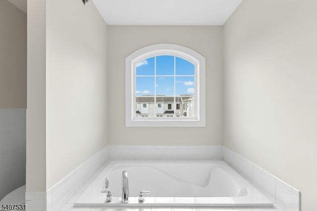 615 Maple Ct 615, Garwood Boro, NJ 07027