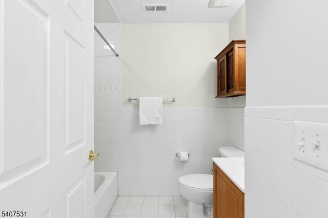 615 Maple Ct 615, Garwood Boro, NJ 07027