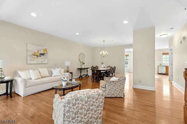 615 Maple Ct 615, Garwood Boro, NJ 07027