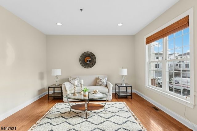 615 Maple Ct 615, Garwood Boro, NJ 07027