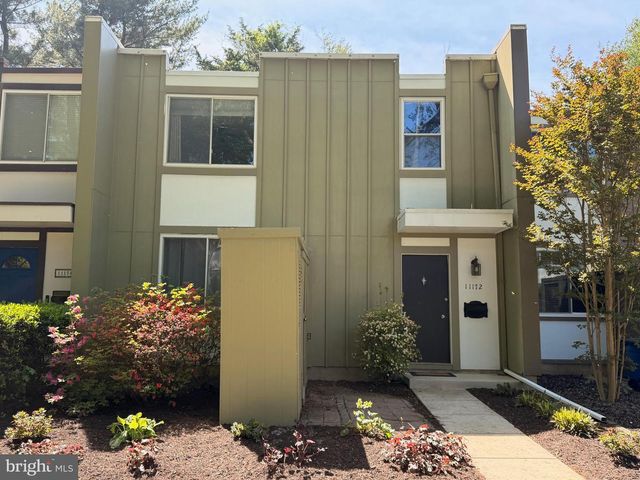11172 FOREST EDGE DR, Reston, VA 20190