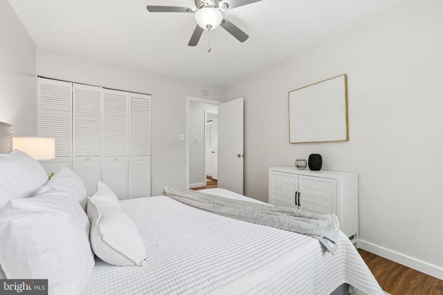 11172 FOREST EDGE DR, Reston, VA 20190